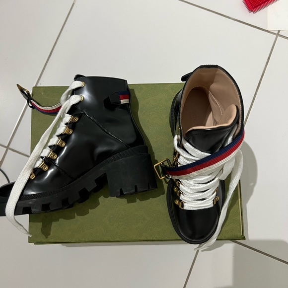 Stylish brand boots - Picture 4 of 4